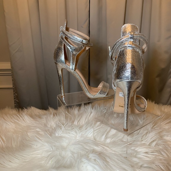 Windsor Metallic Women’s Heeled Ankle Strap Size 7 - Picture 2 of 3